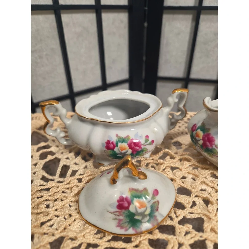 Unbranded vintage porcelain